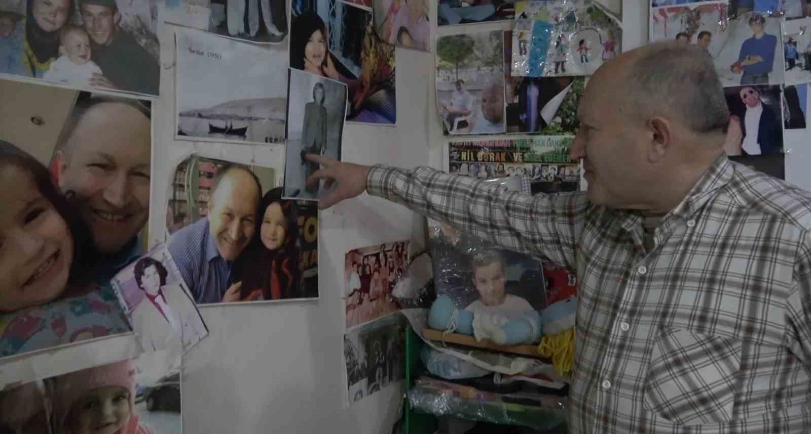 Doğduğu 7 bin nüfuslu kasabanın neredeyse tüm sakinlerinin fotoğraflarını çekip arşivledi