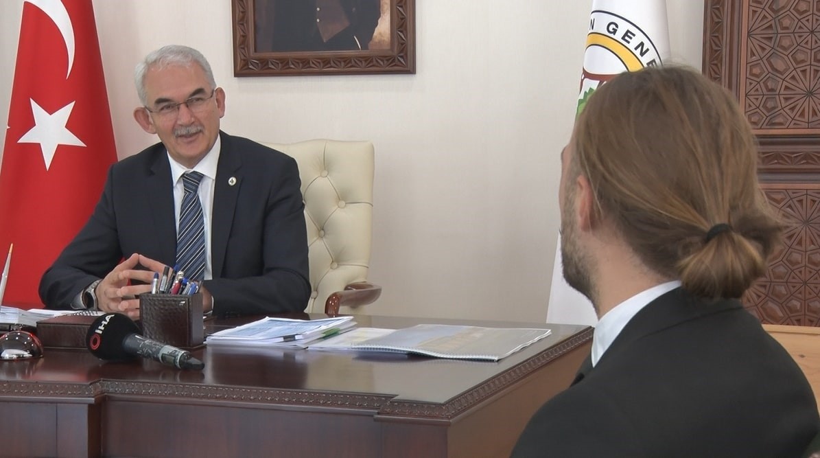 Küllerinden doğan ormanlar: Yanan alanlar özel dikim tekniğiyle yeniden yeşeriyor
