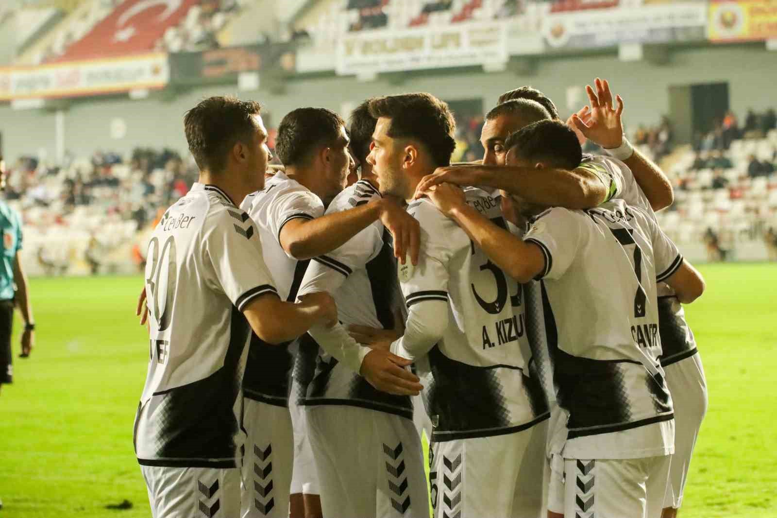 Altay, düşme hattından kurtuldu
