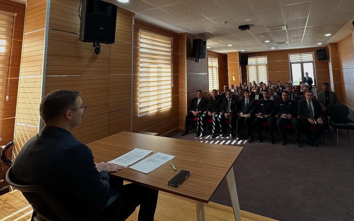 Kaymakam Yıldız, muhtarlarla toplantı düzenledi