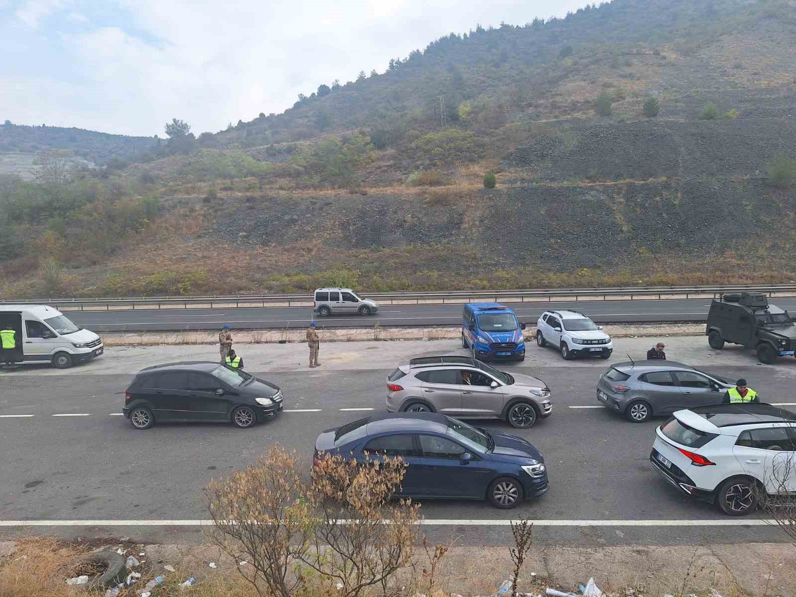 Bilecik&rsquo;te 115 jandarma personelinin katılımı ile 18 noktada Huzur ve G&uuml;ven uygulaması
