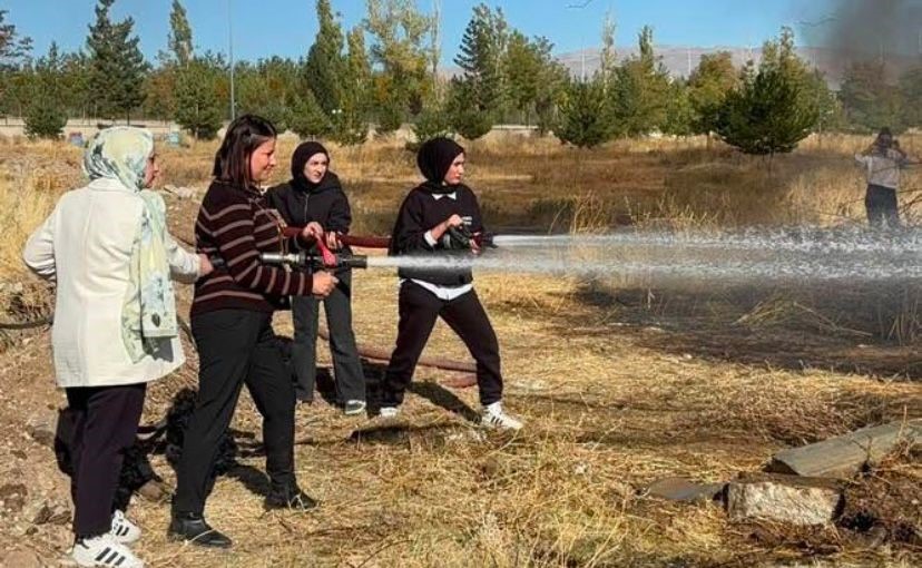 Patnos’ta afet ve yangın eğitimi ile güvenlik farkındalığı artırıldı