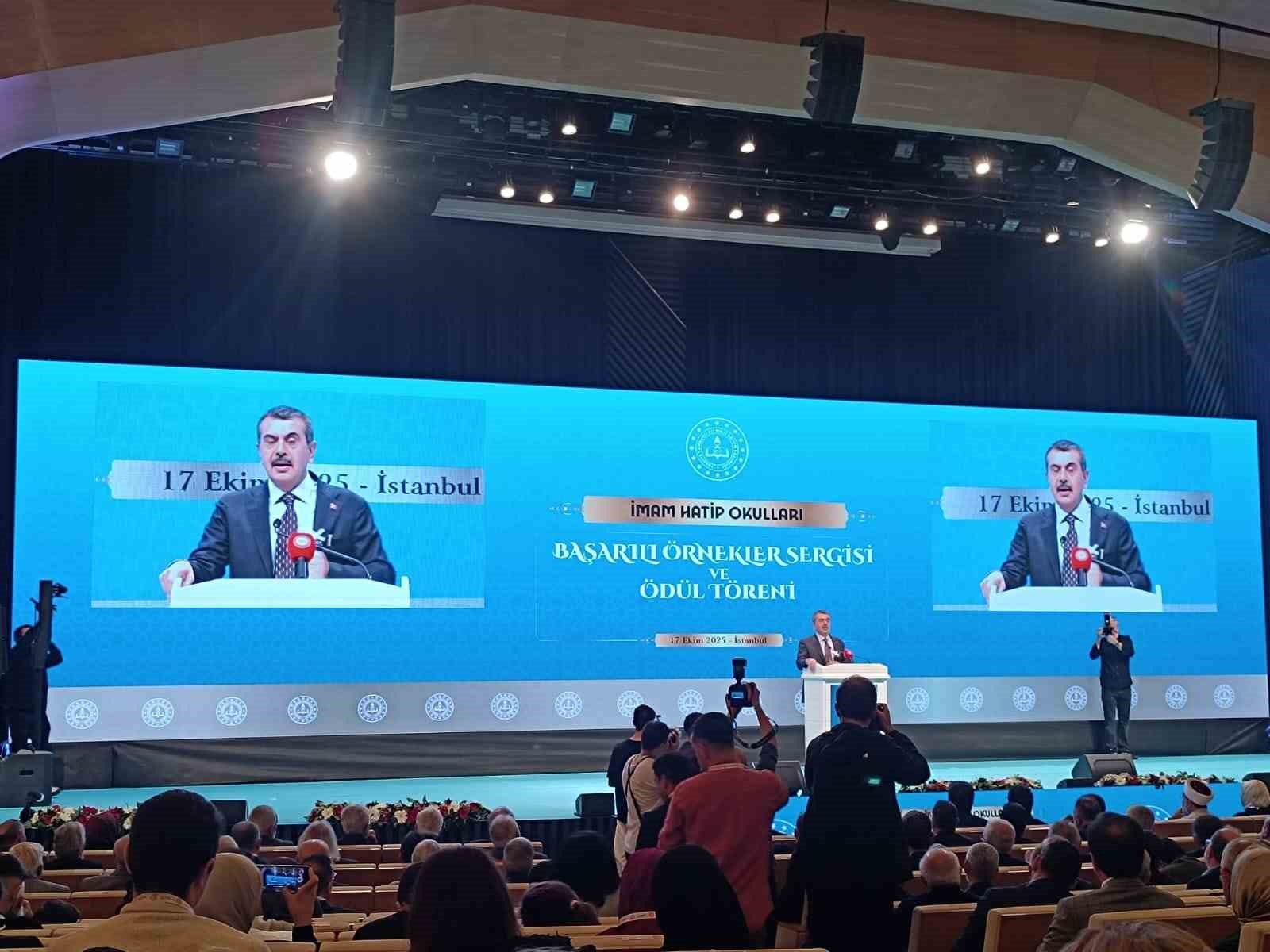 Gediz Kız Anadolu İmam Hatip Lisesi’nin "Kırık Çerçeve" adlı kısa filmi Türkiye birincisi oldu