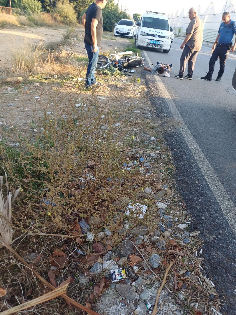 Gazipaşa&rsquo;da motosikletle otomobil &ccedil;arpıştı: 1 yaralı
