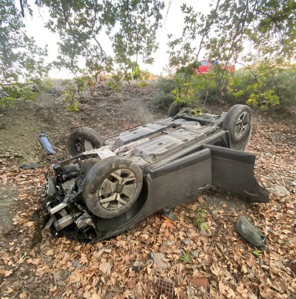 Otomobil şarampole yuvarlandı: 1 yaralı