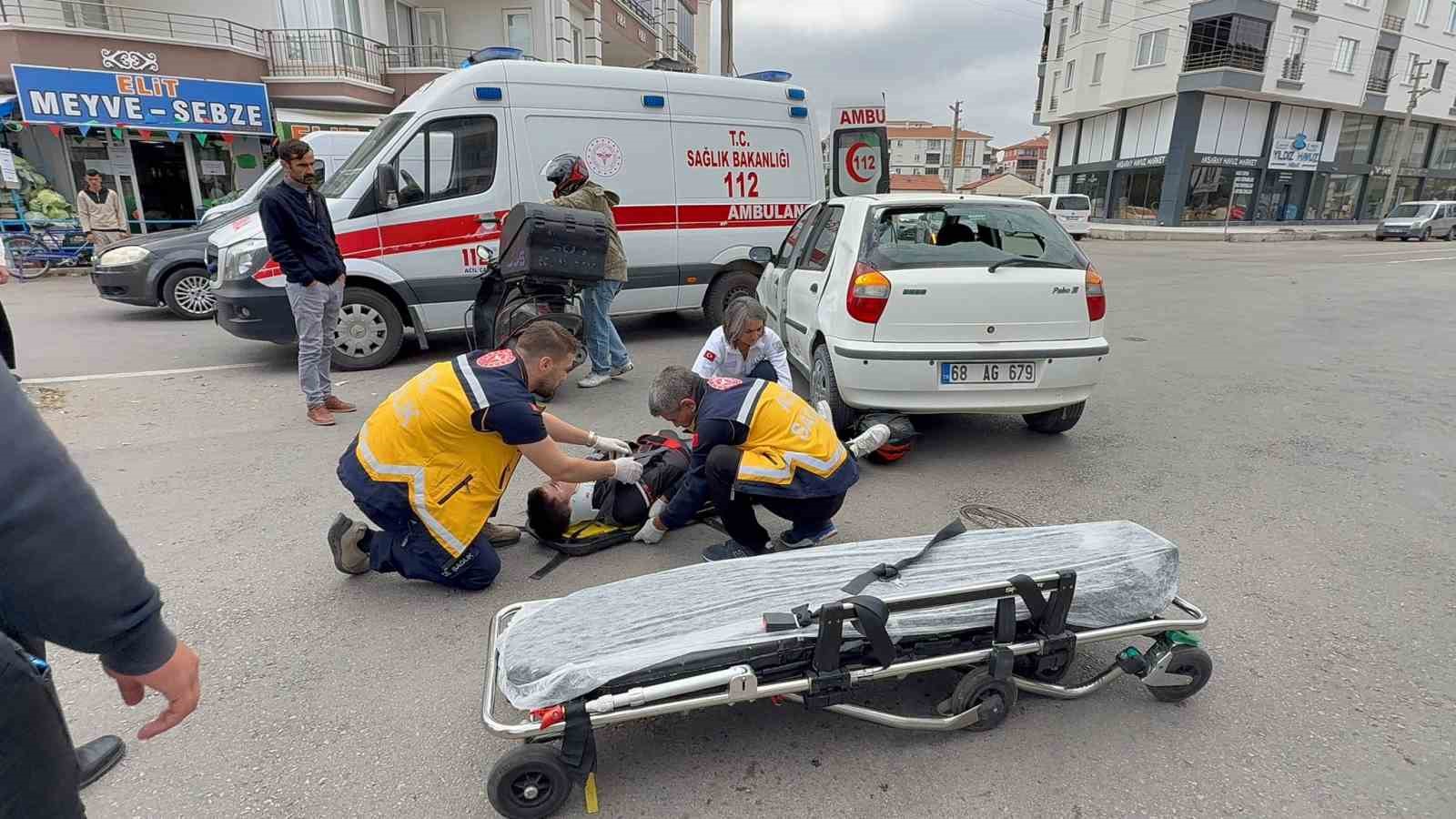Motosiklet ile otomobil çarpıştı: 1 yaralı
