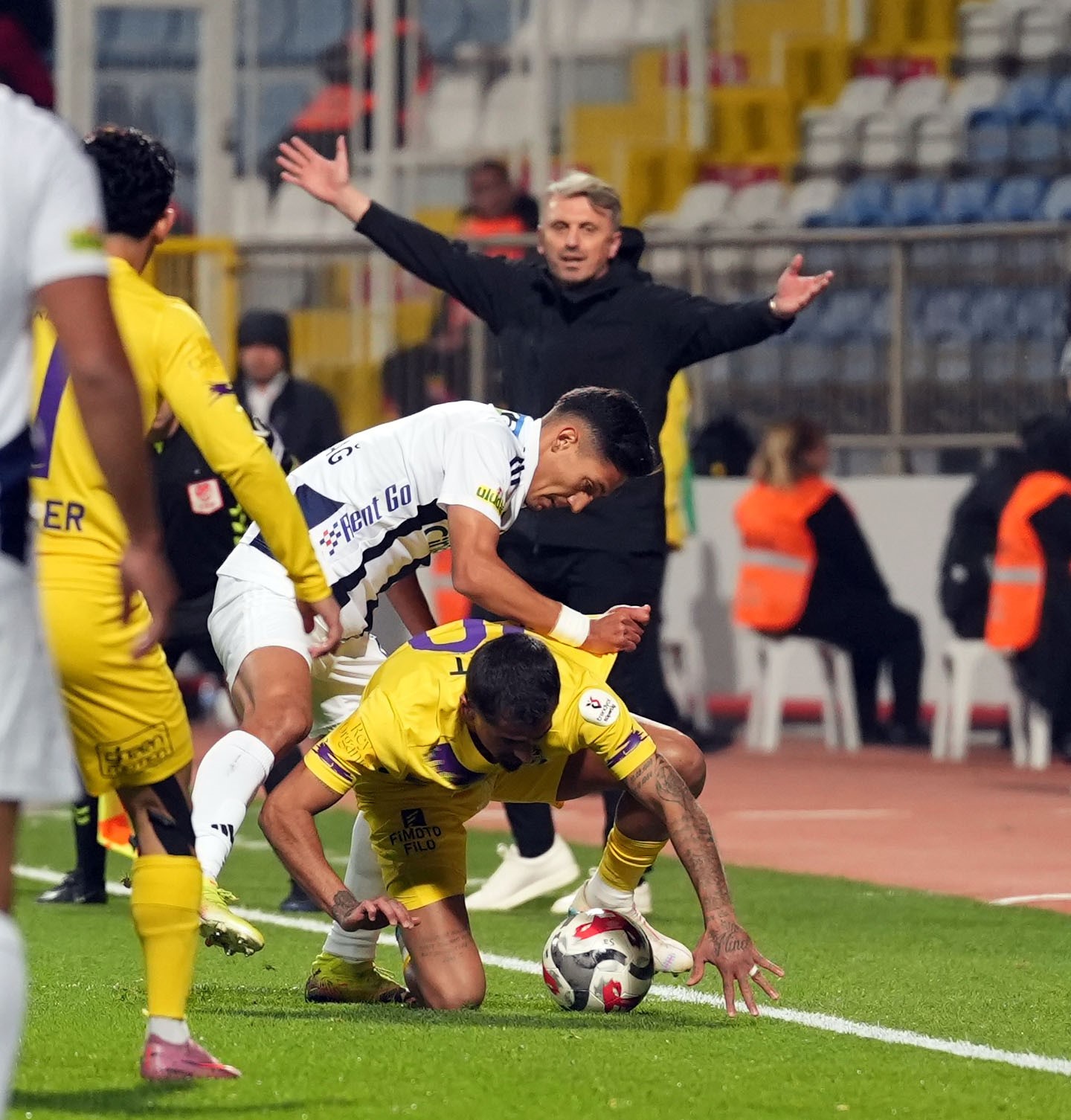 Trendyol Süper Lig: Eyüpspor: 1 - Kasımpaşa: 0 (İlk yarı)
