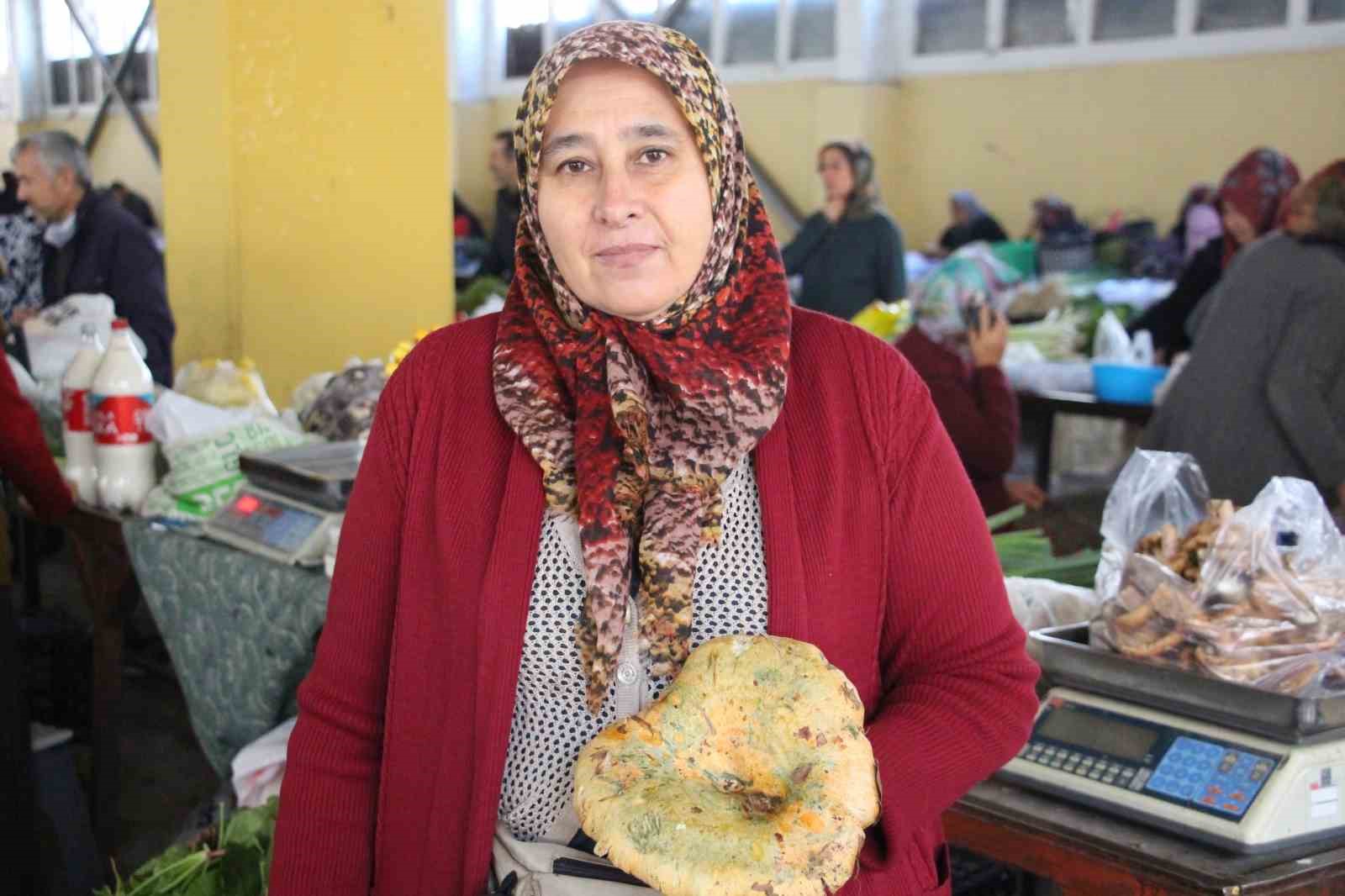 Vatandaş ormandan kova kova topladı, pazarda kilosunu 400 liraya sattı