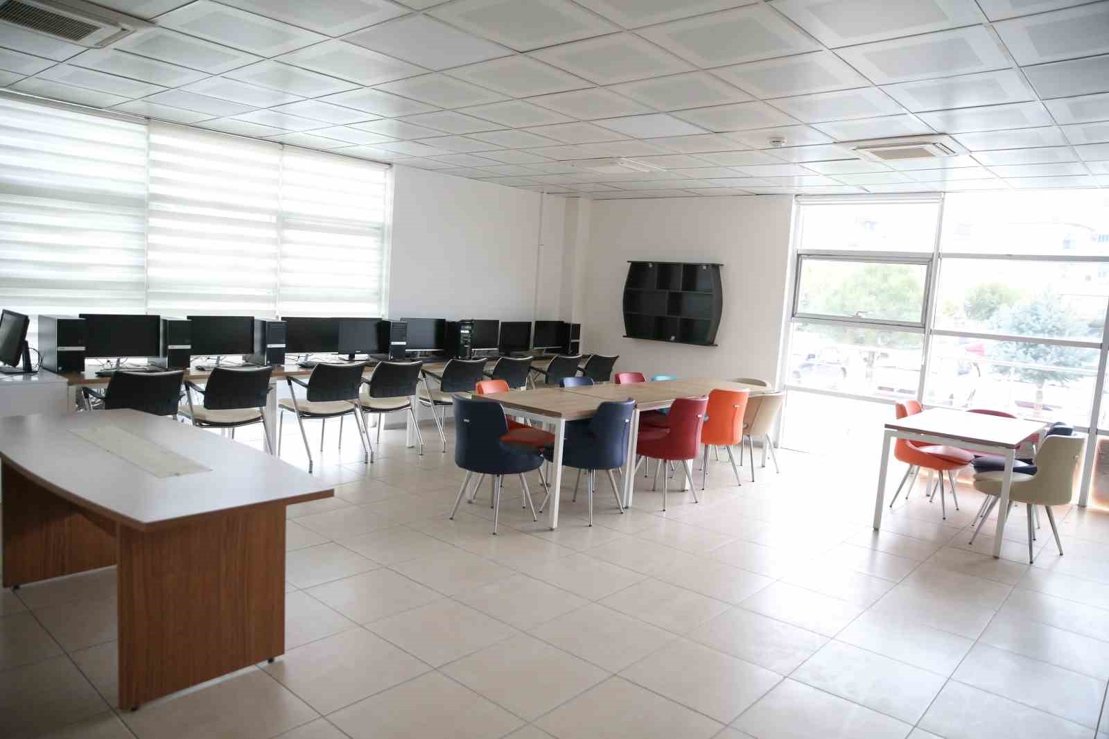 Niğde’de Gençlik Merkezleri faaliyetleri anlatıldı