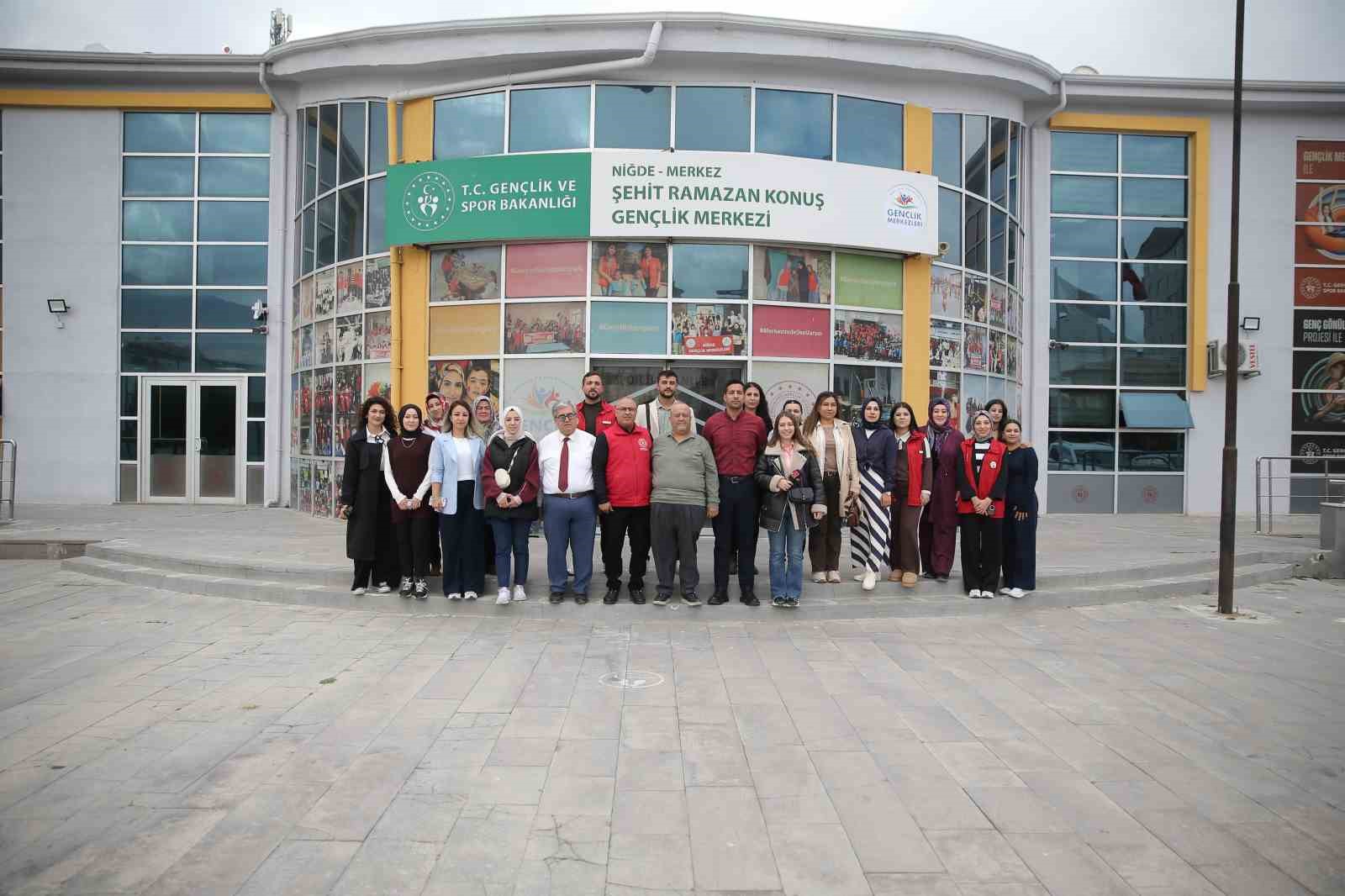 Niğde&rsquo;de Gen&ccedil;lik Merkezleri faaliyetleri anlatıldı

