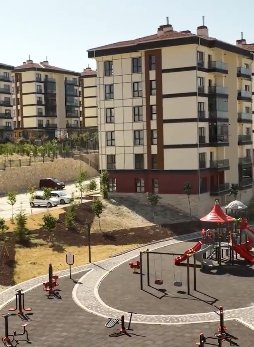 AK Parti İl Başkanı G&uuml;rhan Albayrak&rsquo;tan TOKİ a&ccedil;ıklaması
