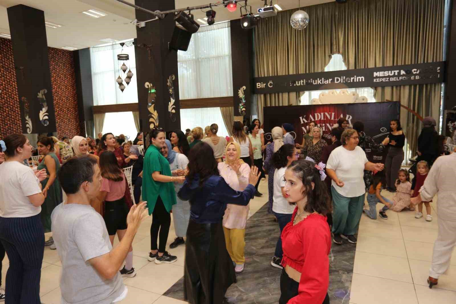 Kepezli kadınlar matinede buluştu