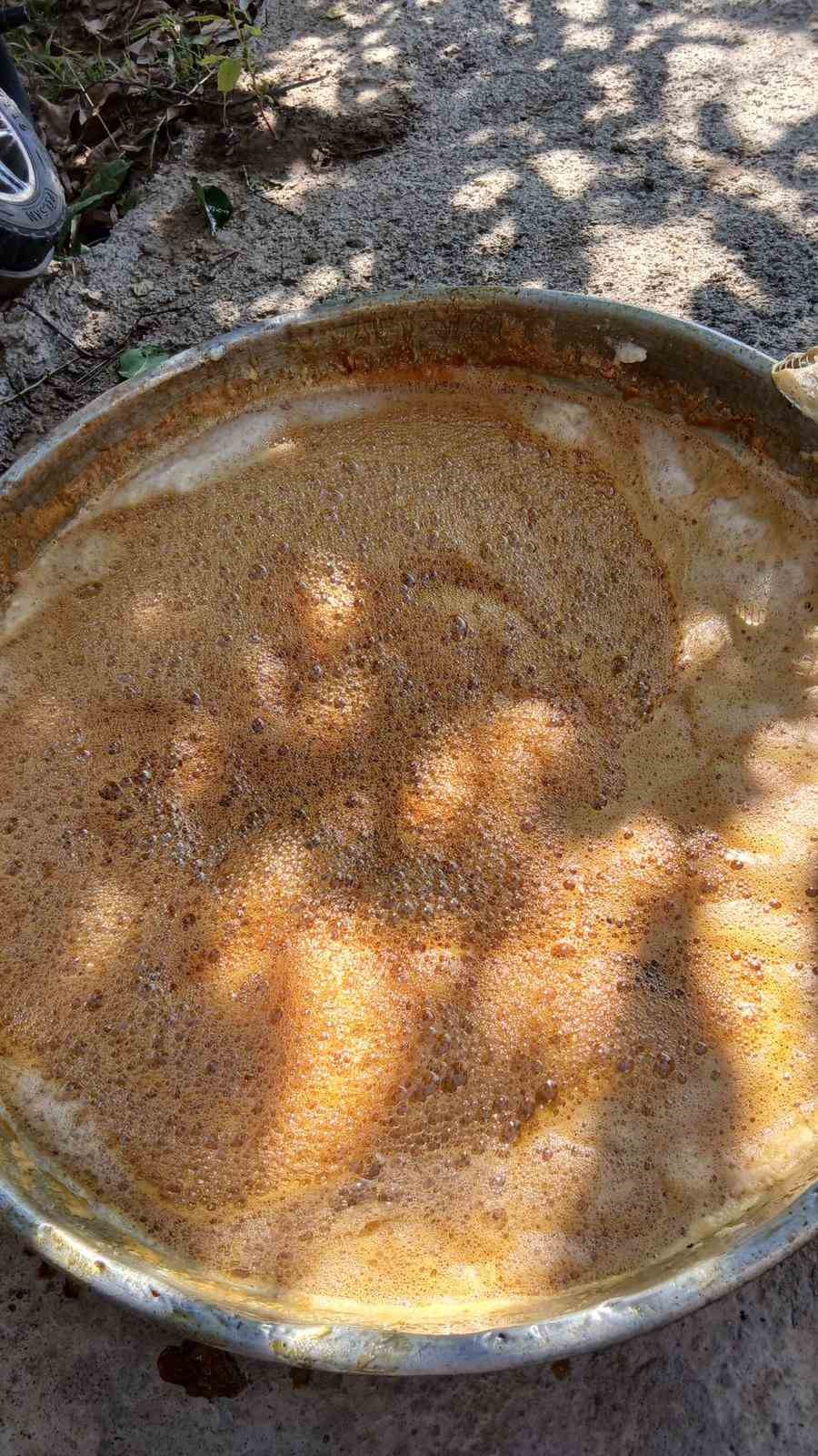 Sarıg&ouml;l&rsquo;de pekmez k&ouml;p&uuml;ğ&uuml; geleneği yaşatılıyor
