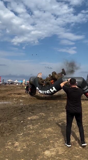Finish çizgisini takla atarak geçtiler