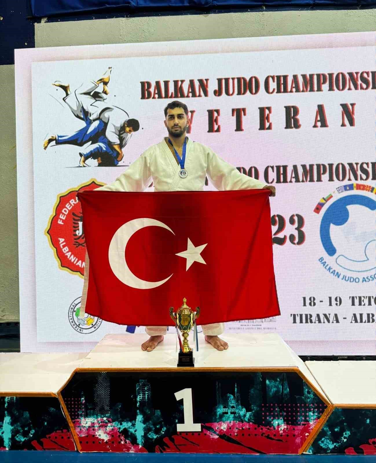 Enes Pınar bir ayda iki kez Balkanları fethetti
