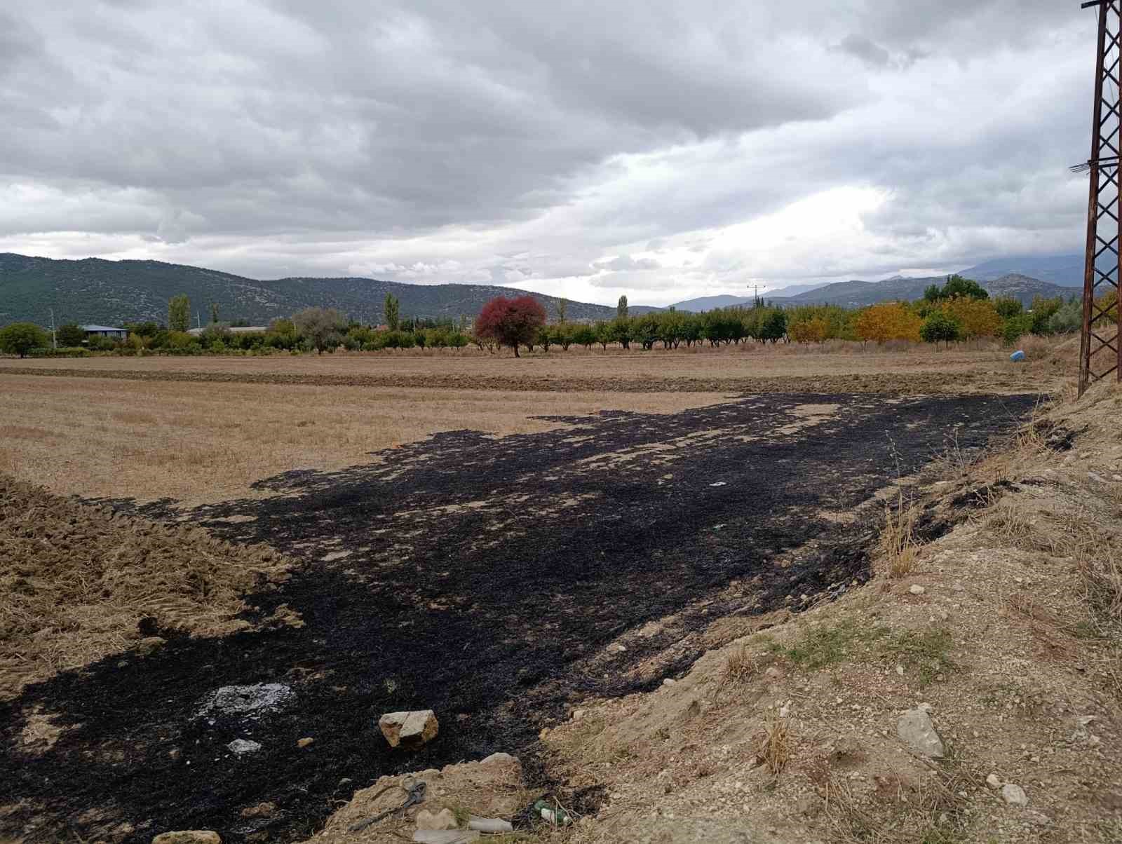 Bucak’ta arazi yangını