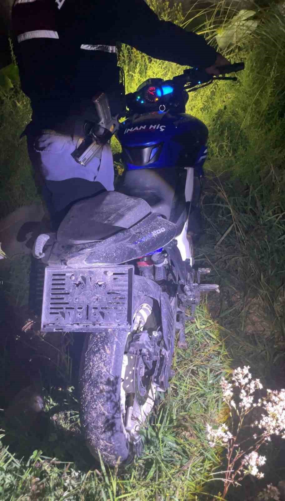 &Ccedil;eşme&rsquo;de plakasız, kasksız ve abartı egzozlu motorlara sıkı denetim
