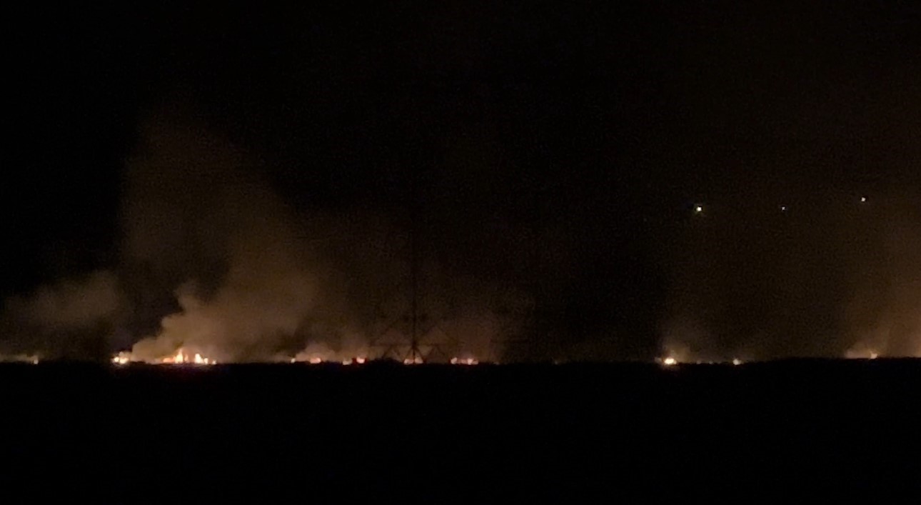 Hakkari’de kuş cenneti Nehil Sazlığı’ndaki yangın köyleri tehdit ediyor