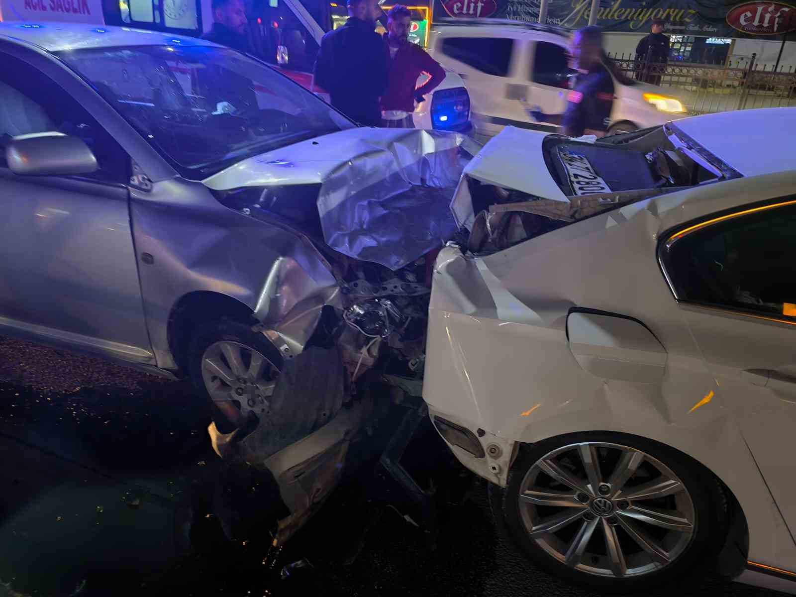 Van&rsquo;da zincirleme kaza: 4 yaralı
