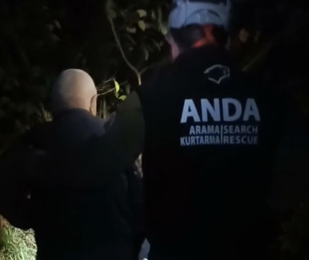 Mantar toplamaya çıktıktan sonra kaybolan yaşlı adam 8 saat sonra bulundu
