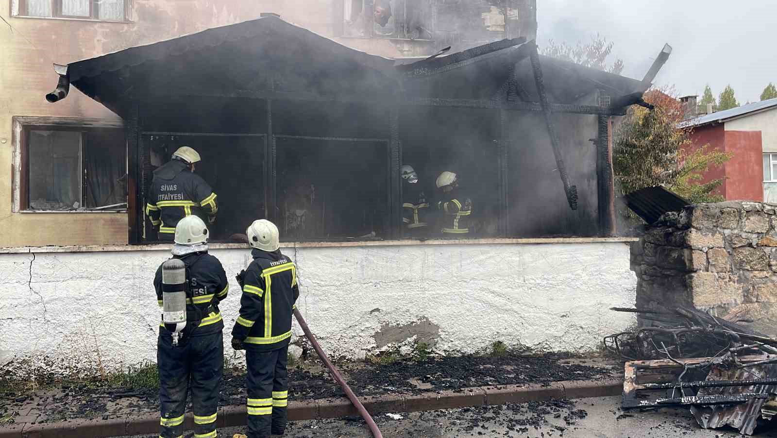 Sivas’ta ikamet yangını: Kundaklama şüphesiyle 1 gözaltı
