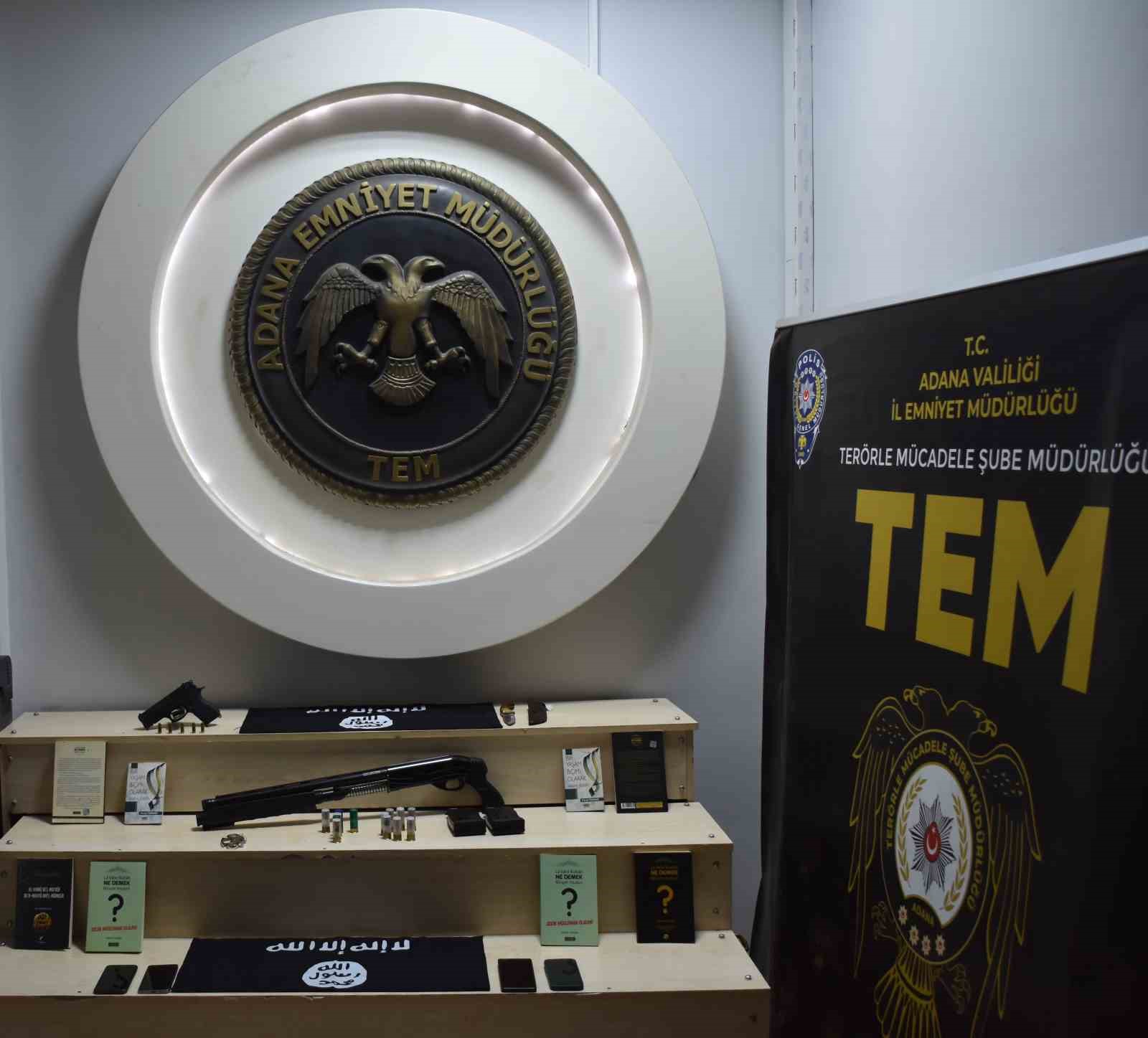 Adana&rsquo;da DEAŞ&rsquo;ın hara&ccedil; şebekesi &ccedil;&ouml;kertildi: 19 g&ouml;zaltı
