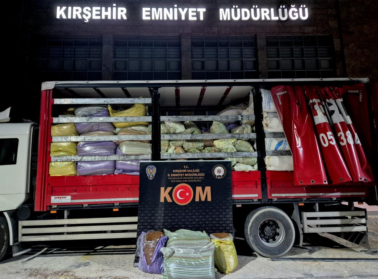 Kırşehir’de 5 ton kaçak tütün ele geçirildi