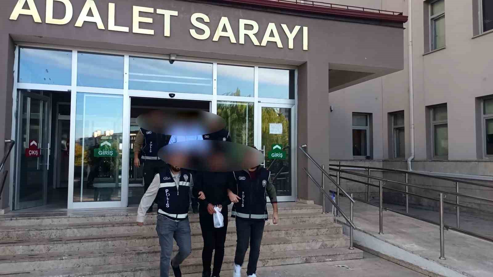 Sivas’ta 4 göçmen kaçakçısı tutuklandı