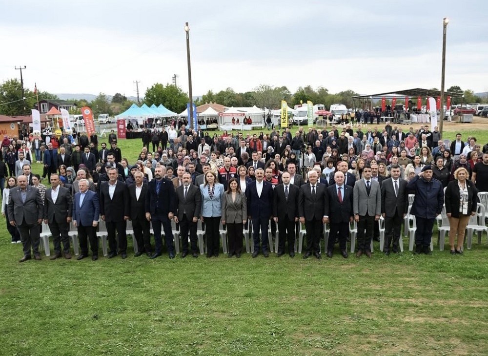 Meri&ccedil;&rsquo;te fıstık şenliği
