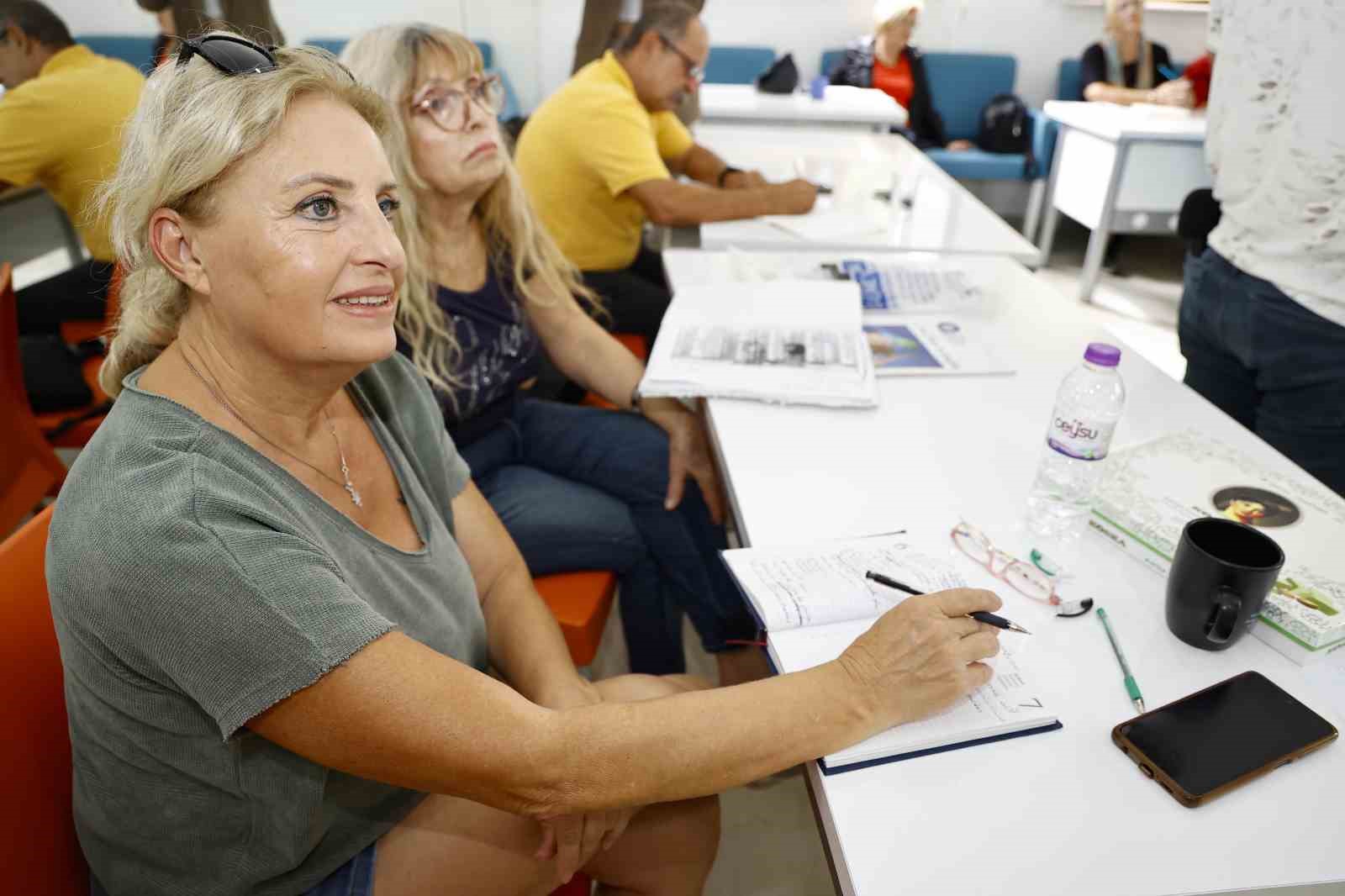 Aktif Yaşlı Merkezi, 65 yaş üstü vatandaşların sosyal buluşma noktası