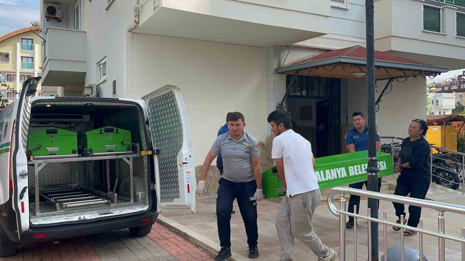 Alanya’da yabancı uyruklu yaşlı adam evinde ölü bulundu