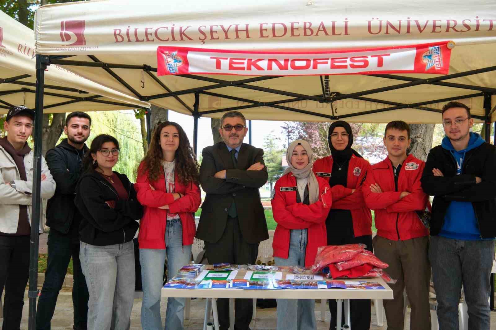 Rekt&ouml;r Kaplancıklı &ouml;ğrencilerle kamp&uuml;ste buluştu
