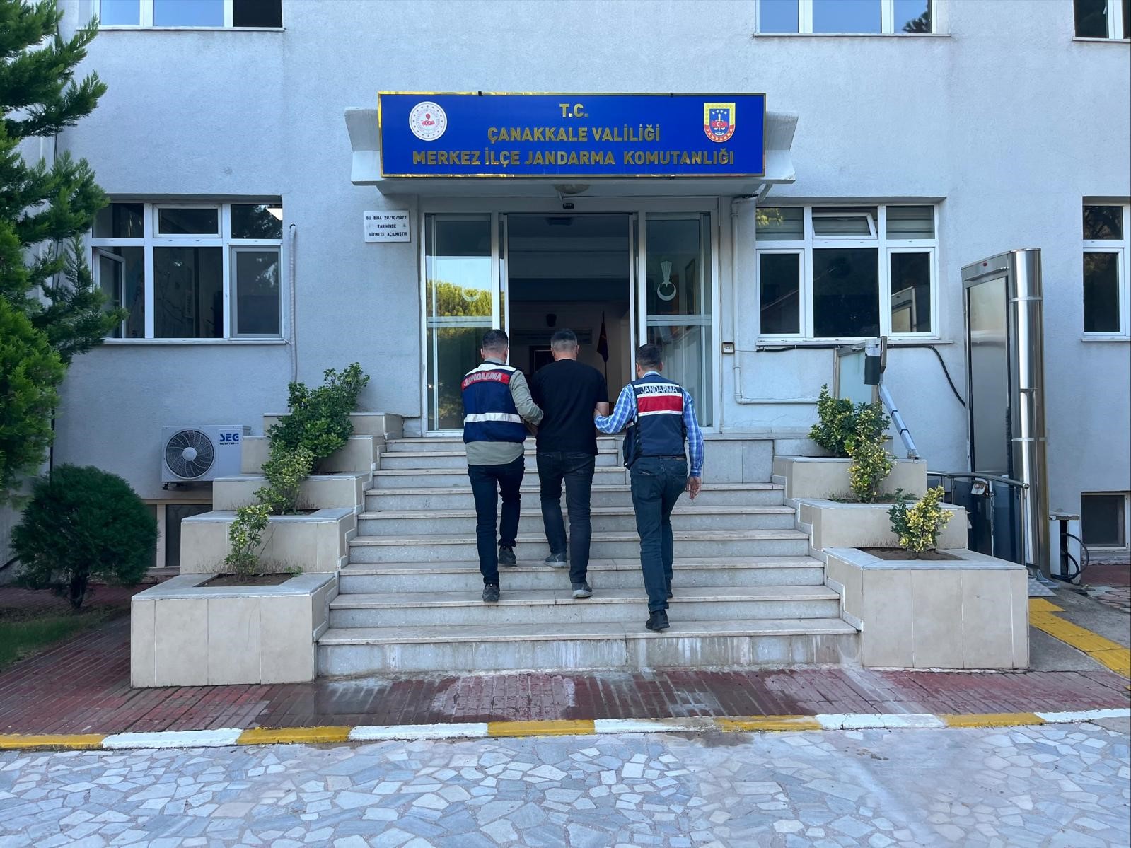 Çanakkale’de FETÖ operasyonu: 1 tutuklama