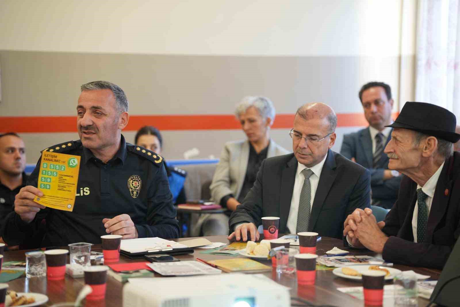 Tekirdağ Emniyeti&rsquo;nden Aydoğdu&rsquo;da huzur toplantısı
