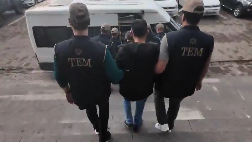 Bingöl’de kesinleşmiş hapis cezasıyla aranan 3 zanlı tutuklandı
