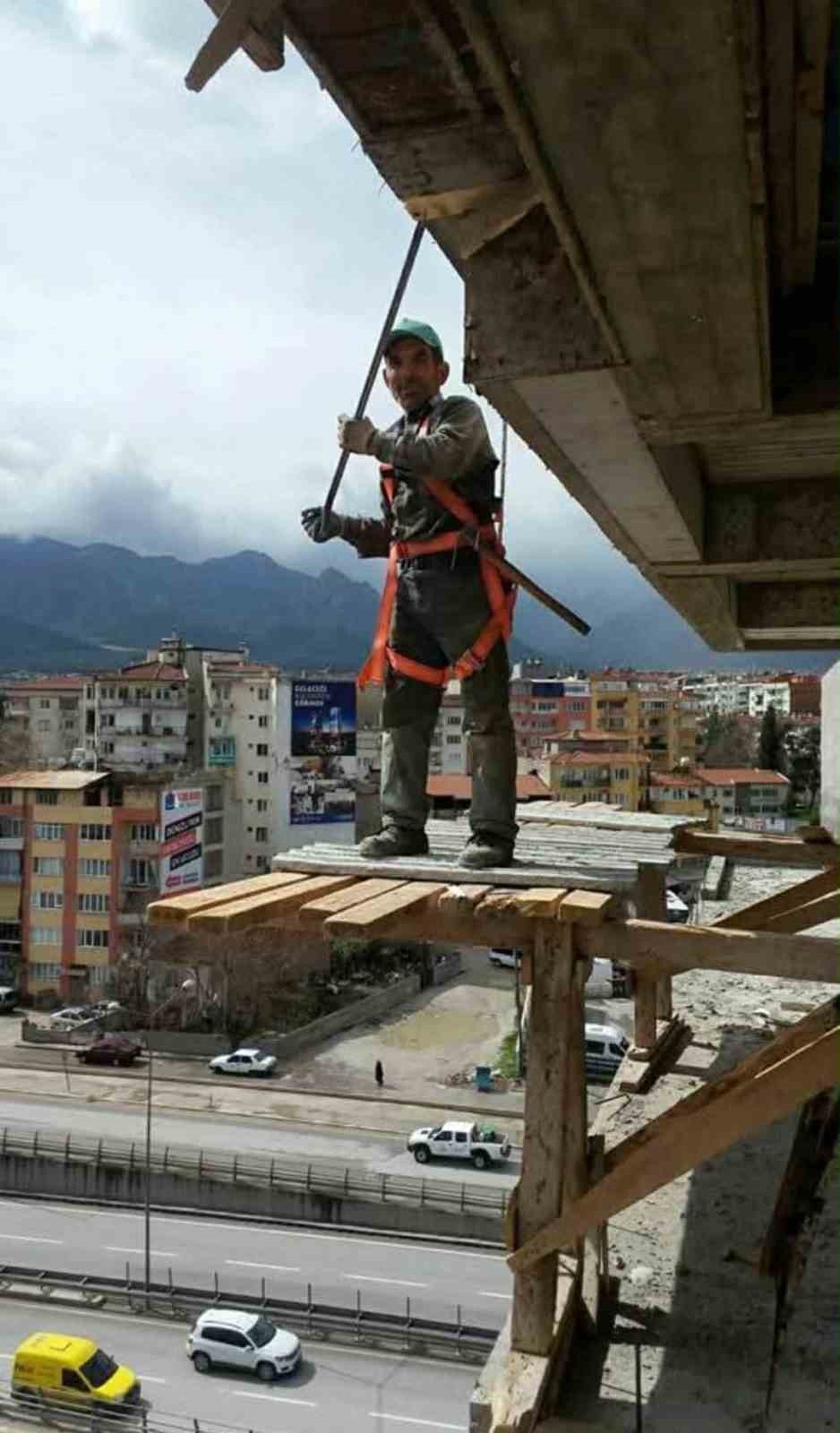 4. kattan d&uuml;şen inşaat iş&ccedil;isi hayatını kaybetti
