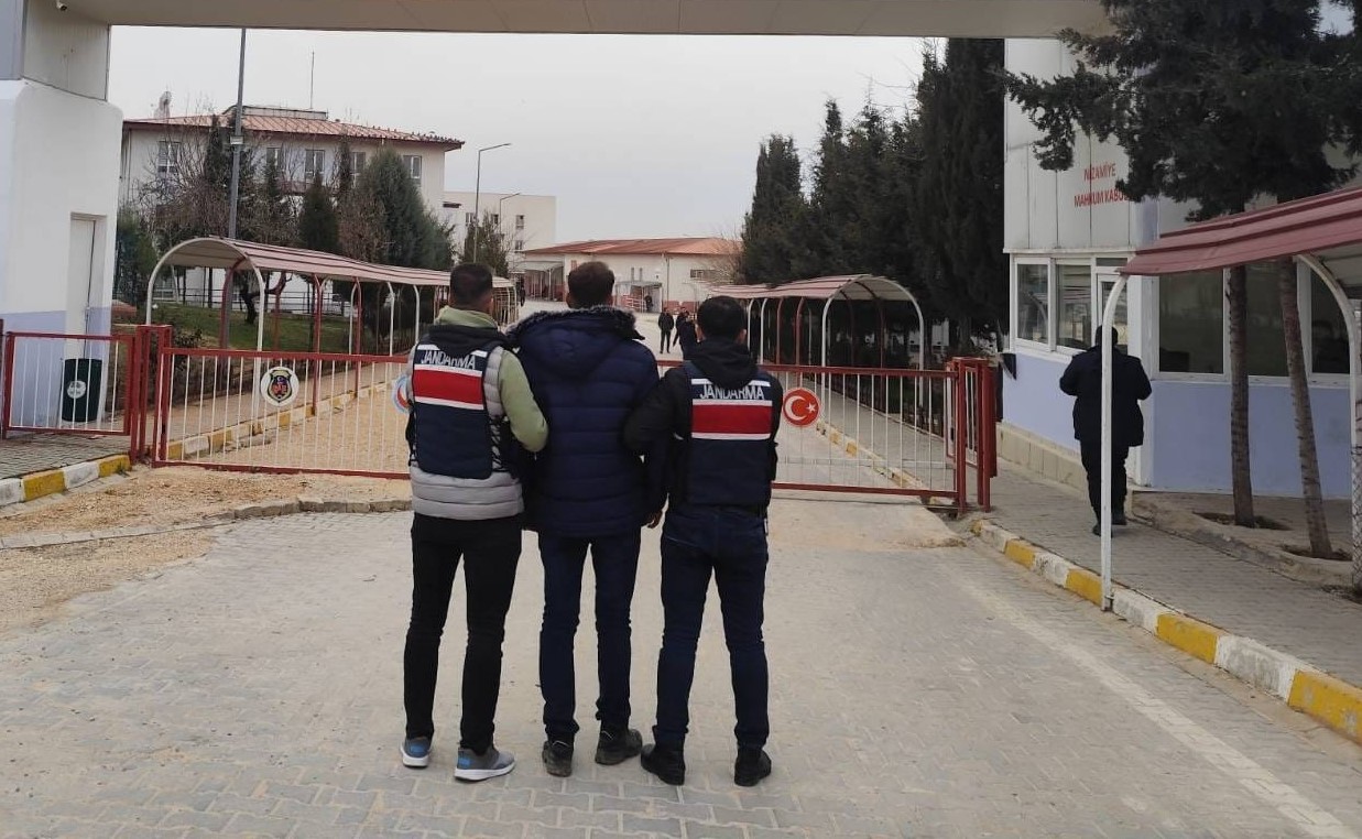 Husumetlilerini bı&ccedil;akla yaralayan 3 şahsı jandarma yakaladı
