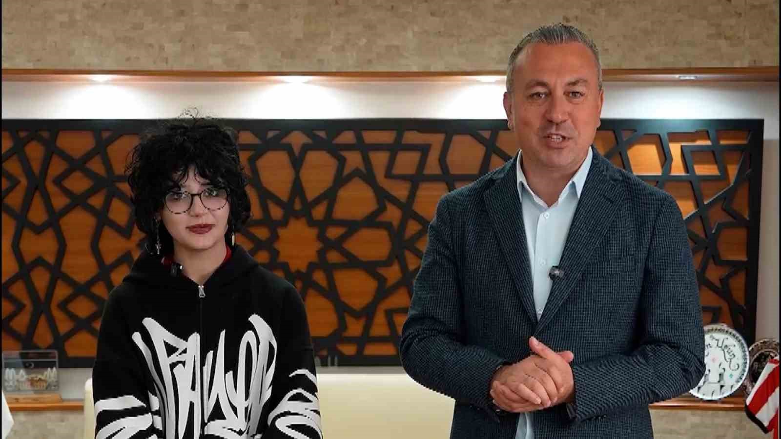 Sosyal medyada linç edildi, belediye başkanından övgü aldı