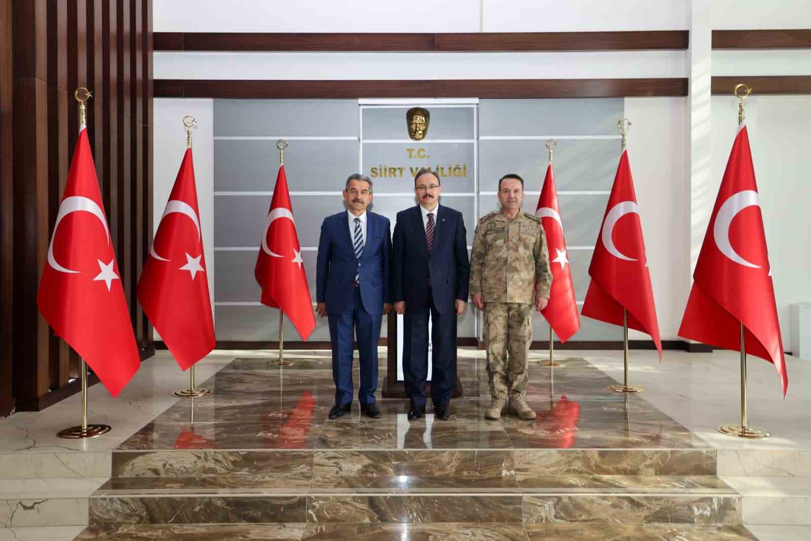 Şırnak Valisi Ekici, Siirt Valisi Kızılkaya ile bir araya geldi
