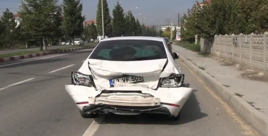 Tavşanlı&rsquo;da trafik kazası, 2 yaralı
