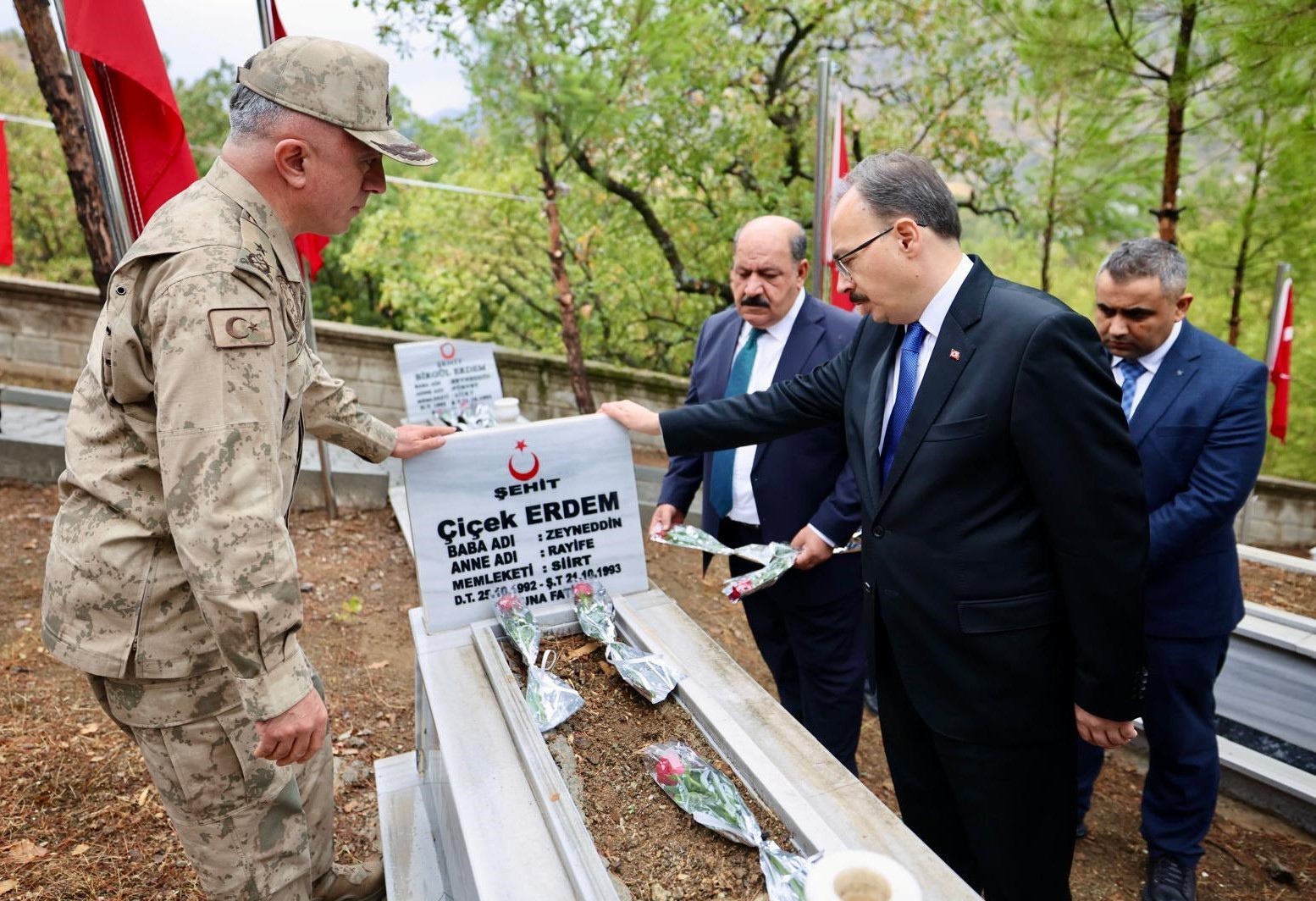 Baykan’da derince köyü şehitleri dualarla anıldı