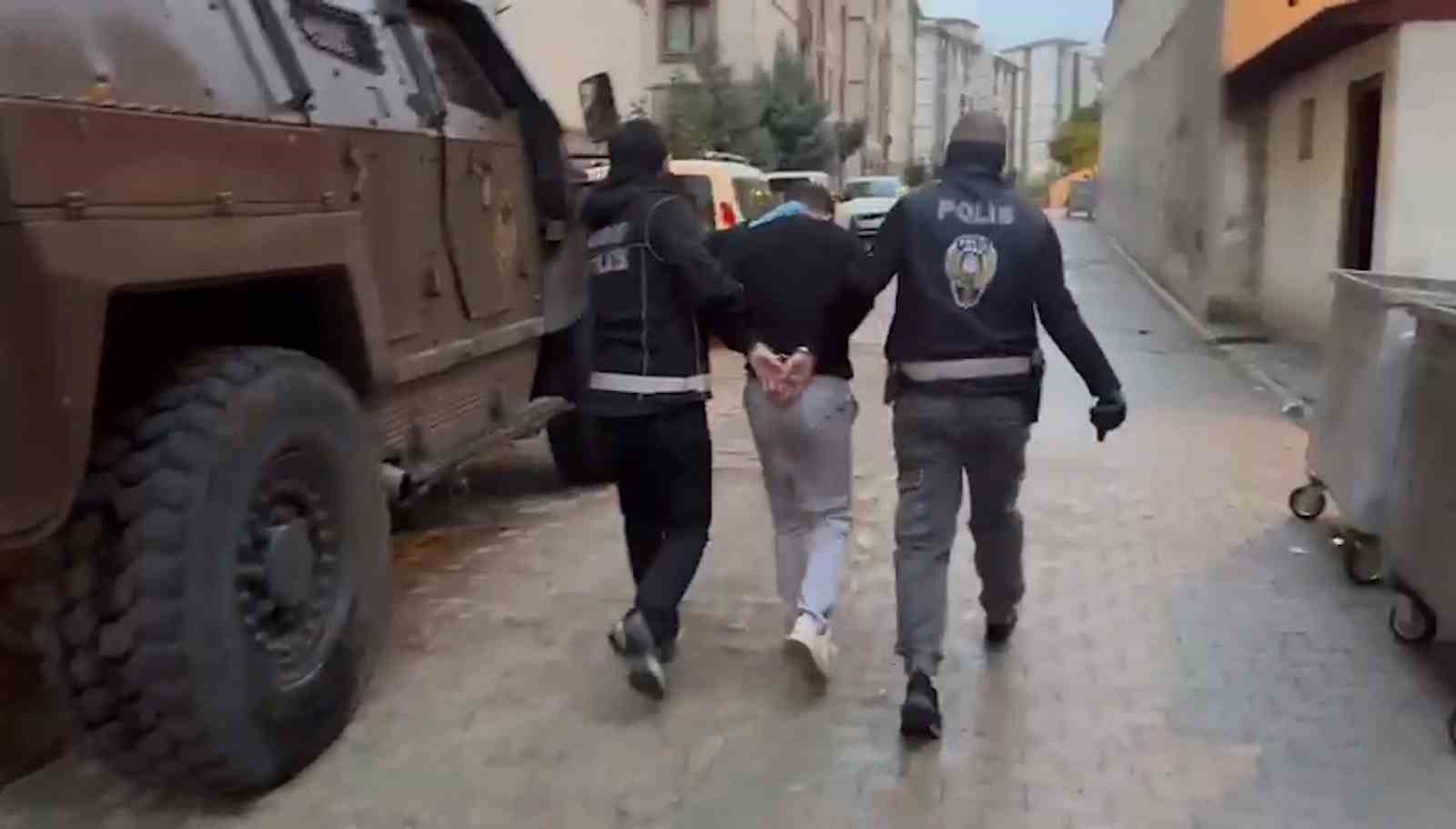 Şırnak ve Mersin&rsquo;de uyuşturucu satıcılarına operasyon: 14 g&ouml;zaltı
