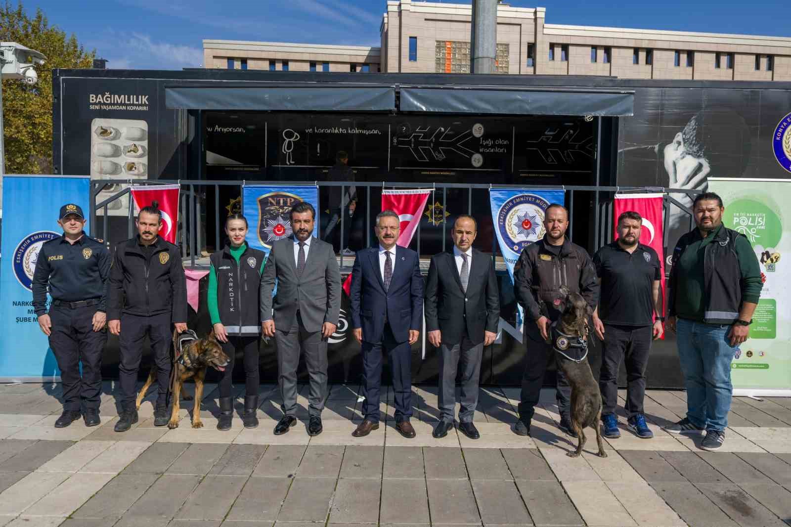 Vali Aksoy, Narko Tırı’nı ziyaret etti