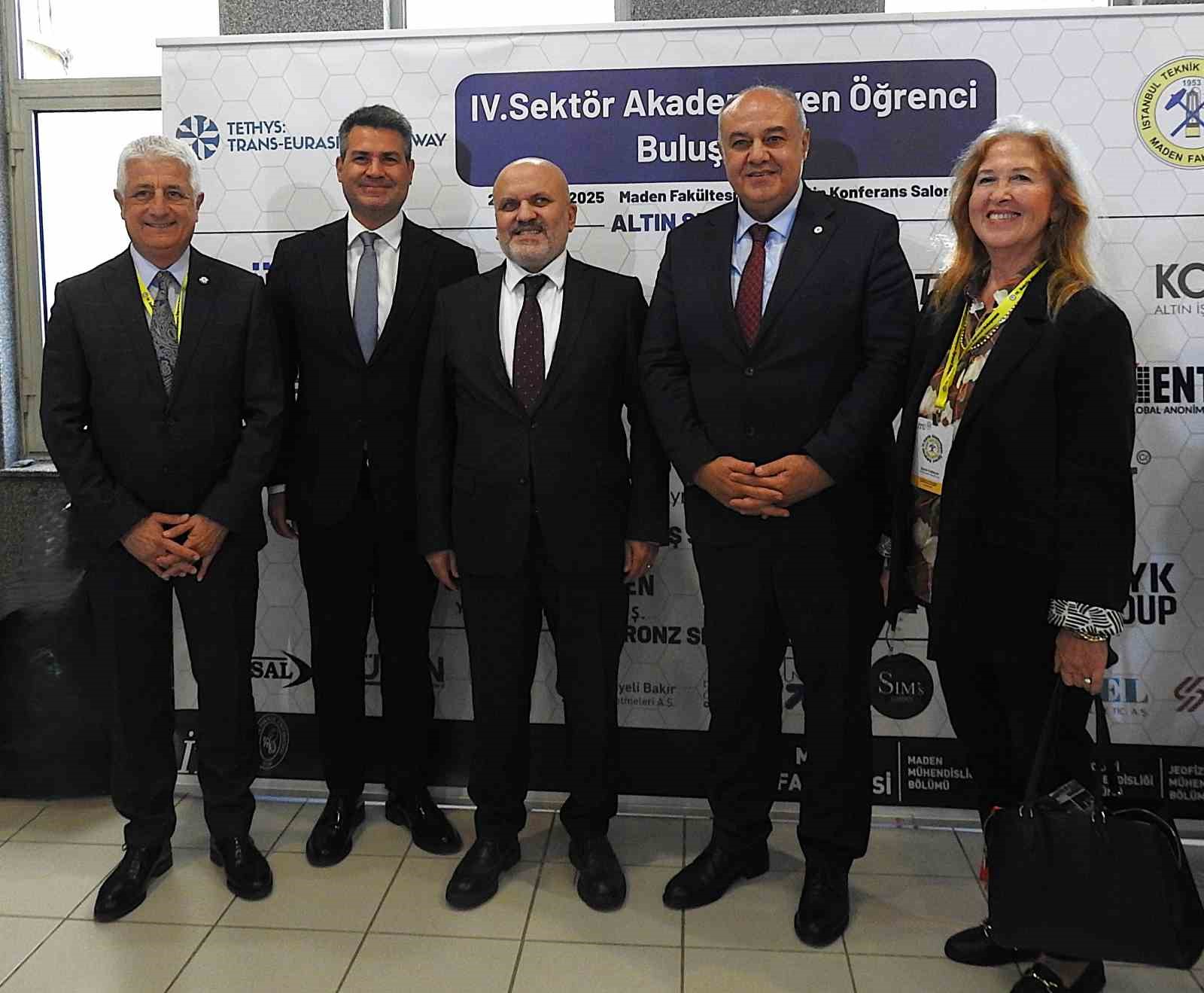 "Doğru bilgiyi paylaşmak s&uuml;rd&uuml;r&uuml;lebilir madenciliğin ilk adımı"
