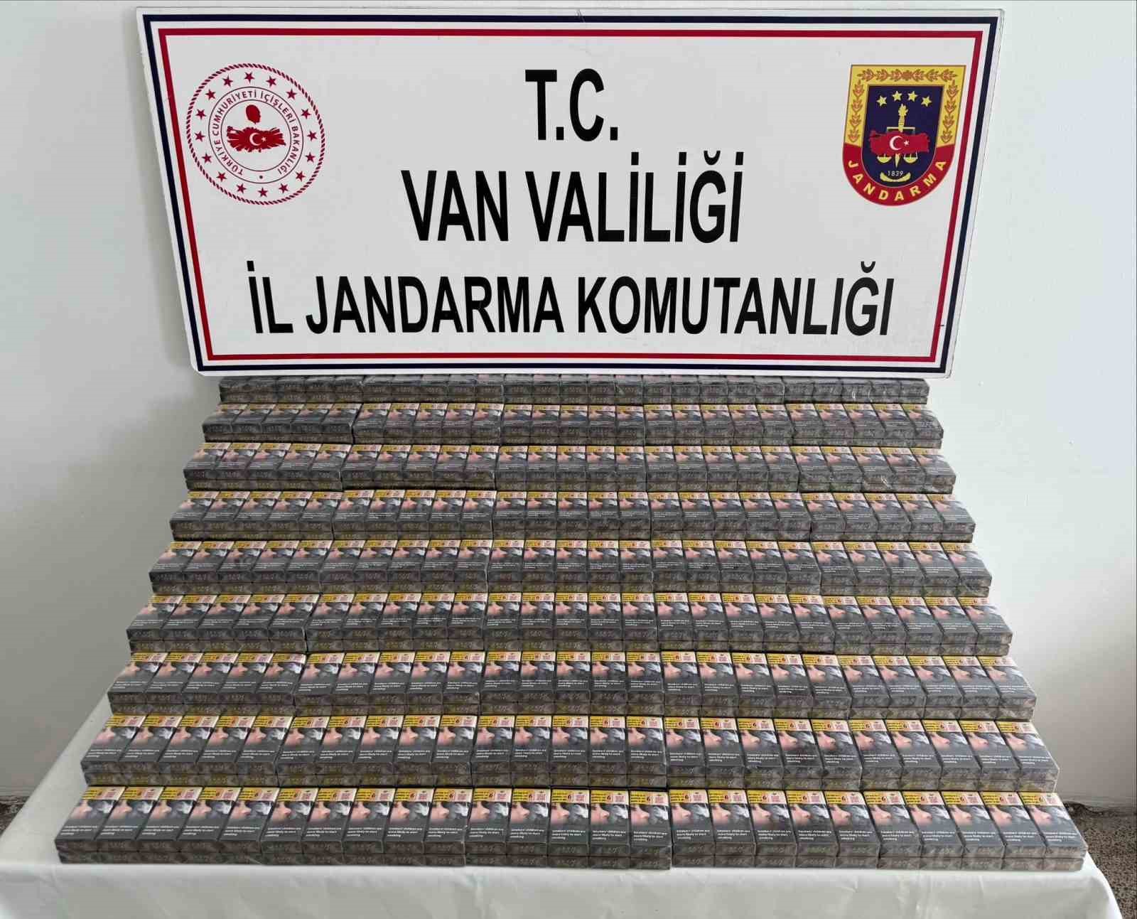 Van&rsquo;da 2 bin 940 paket ka&ccedil;ak sigara ele ge&ccedil;irildi

