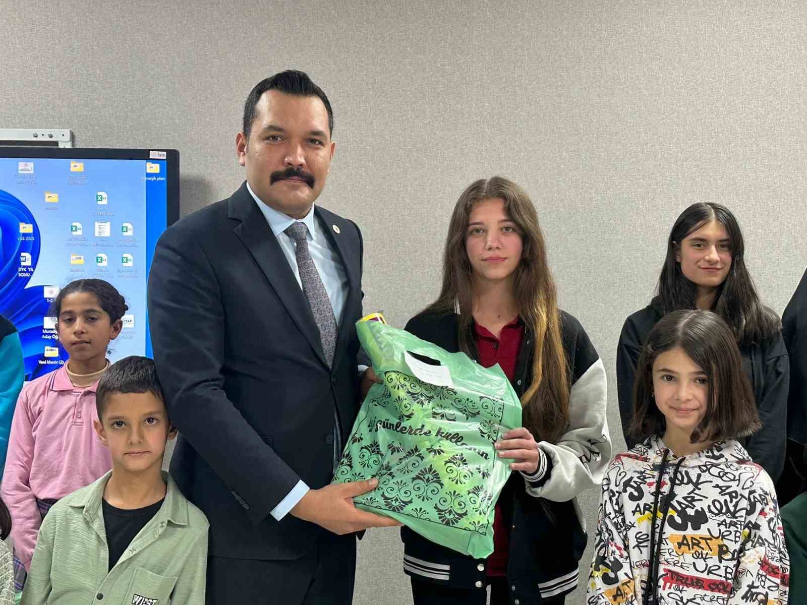 Muradiye’de "Kitap Okuma Yarışması" ödül töreni