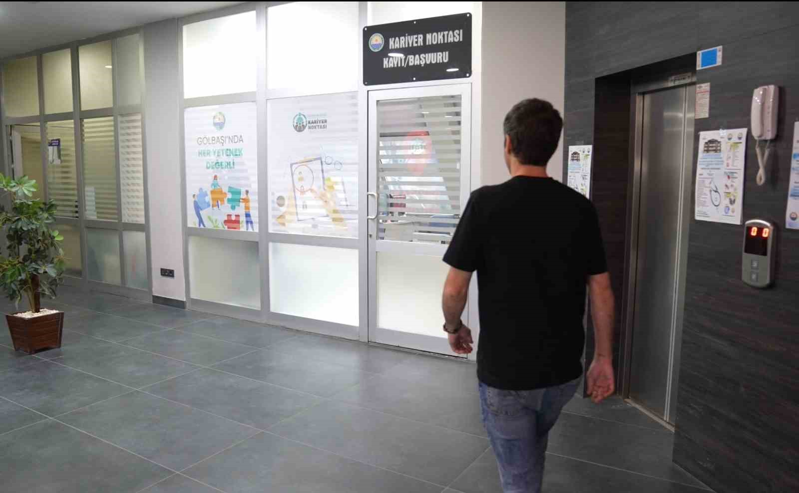 Gölbaşı Belediyesi Kariyer Noktası’ndan istihdama büyük destek