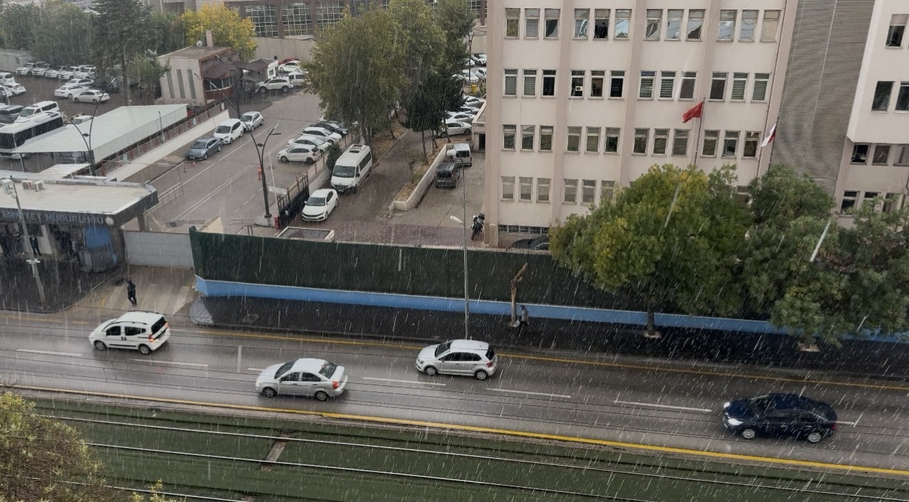 Gaziantep’te sağanak ve dolu etkili oldu