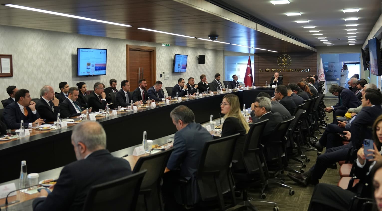 Bakan Ersoy: "Başkent, artık yalnızca T&uuml;rkiye&rsquo;nin değil, T&uuml;rk d&uuml;nyasının da k&uuml;lt&uuml;r ve turizm vitrini"
