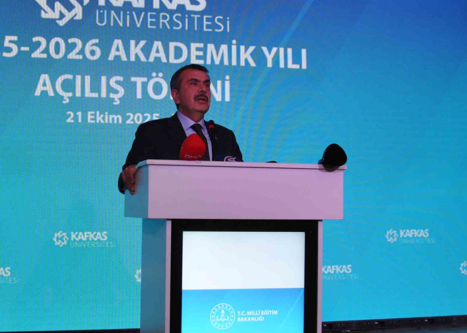 Milli Eğitim Bakanı Tekin: "Ter&ouml;rs&uuml;z T&uuml;rkiye s&uuml;recine sahip &ccedil;ıkmak, en &ccedil;ok da bu &uuml;lkenin entelekt&uuml;ellerinin, akademisyenlerinin g&ouml;revi"
